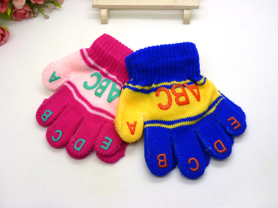 韩版 儿童冬天全指保暖字母卡通手套厂家批发
