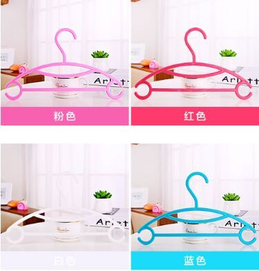 采用优质环保PP材质儿童彩虹多色加厚塑料晾衣架衣橱挂衣服衣架