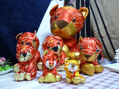 2016爆款1号47cm新年礼品玩具玩偶公仔老虎公仔民族风创意礼品