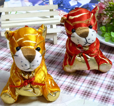 2016爆款4号22cm新年礼品玩具玩偶公仔老虎公仔民族风创意礼品