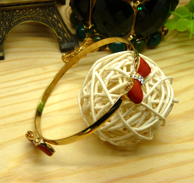 漂亮女孩复古华丽手环 高档合金手镯 女士亮丽首饰品生日礼物