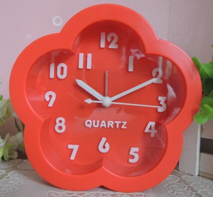 欧美梅花数字设计式时钟闹钟 糖果色礼物 摆台时钟闹钟