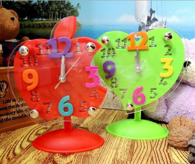 爆，爆，爆 新款独家设计桃心型有机玻璃钟 时钟闹钟 生日礼物闹钟