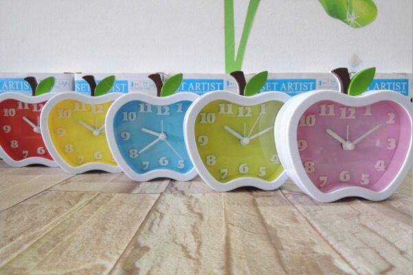 新版小苹果数字式时钟闹钟 居家 懒人必备闹钟 时钟