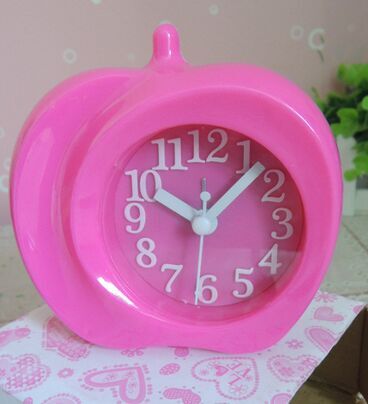 懒人用品 居家必备 心形设计闹钟 礼物 办公用小时钟