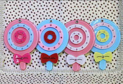 全网最低价金属卡通钥匙扣 带镜子多种卡通创意钥匙链