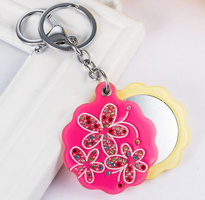 全网最低价金属卡通钥匙扣 带镜子多种卡通创意钥匙链