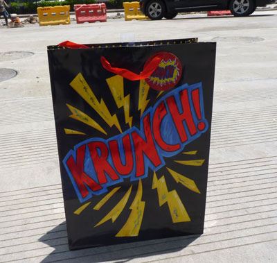 大号高档、化妆饰品、手提纸袋、礼品袋 厂家直批