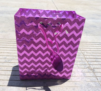 多款时尚、化妆饰品袋、手提纸袋、礼品袋 厂家直批