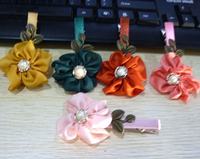 新款花朵珍珠发夹 厂家批发