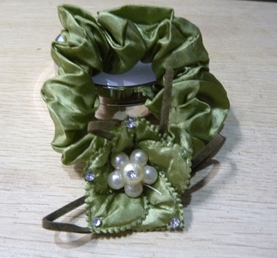 厂家特价批发皮筋 花朵水钻皮筋原价2.85元现价0.99元