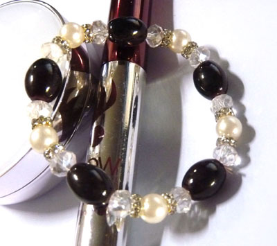 经典时尚手链 珍珠水晶手链厂家直批