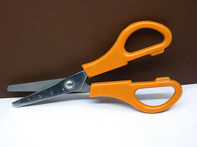 最新款13*5cm不锈钢光面磨肚文具剪刀 带刻度学生尺子剪刀