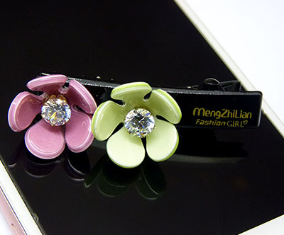 限量火爆特价韩版亚克力锆石赖兔毛球立体儿童鸭嘴夹