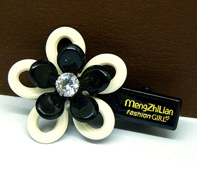 限量火爆特价韩版亚克力锆石赖兔毛球立体儿童鸭嘴夹