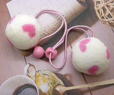 特价一对时尚弹力柔软皮筋手工撞色毛球发圈学生发绳